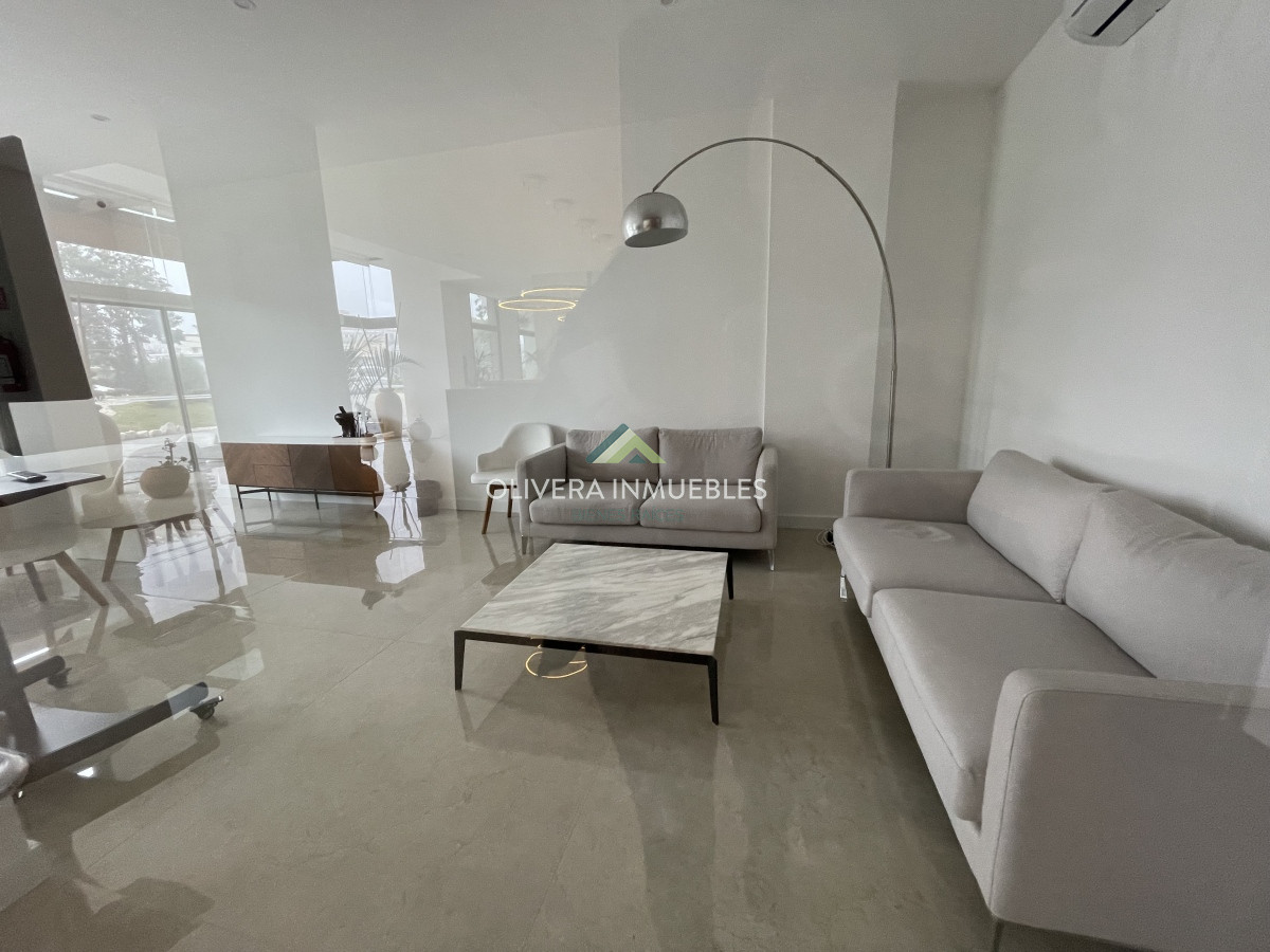 Apartamento ID.12483 - Espectacular apartamento de dos dormitorios dos baños en alquiler anual