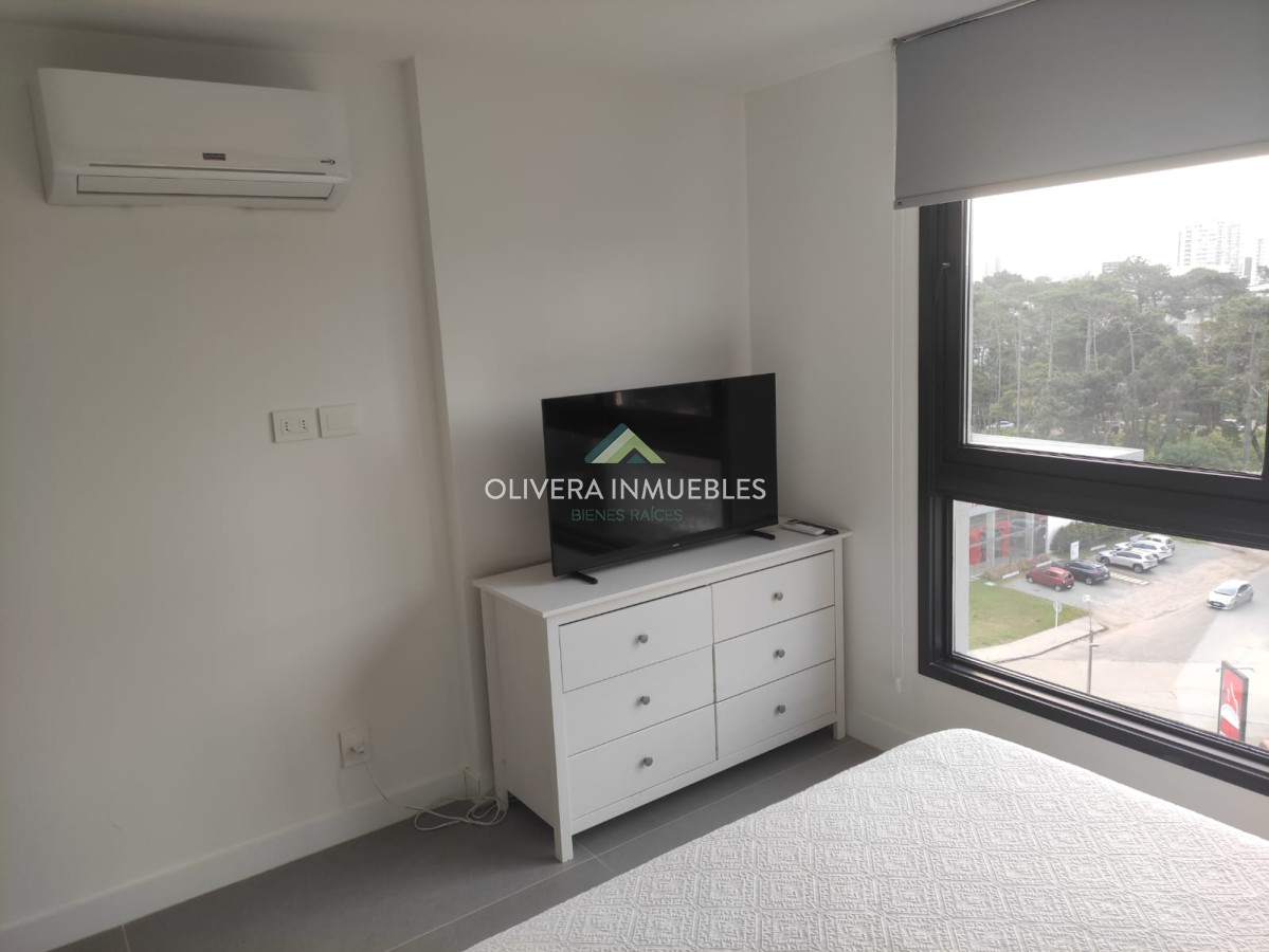 Apartamento ID.12483 - Espectacular apartamento de dos dormitorios dos baños en alquiler anual