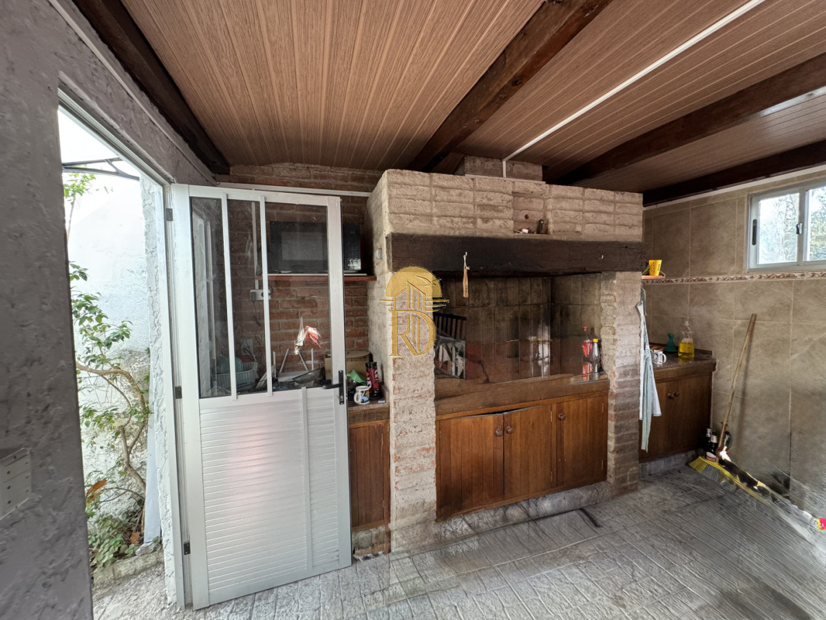 Casa de 4 dormitorios en Playa Mansa -id-798-16