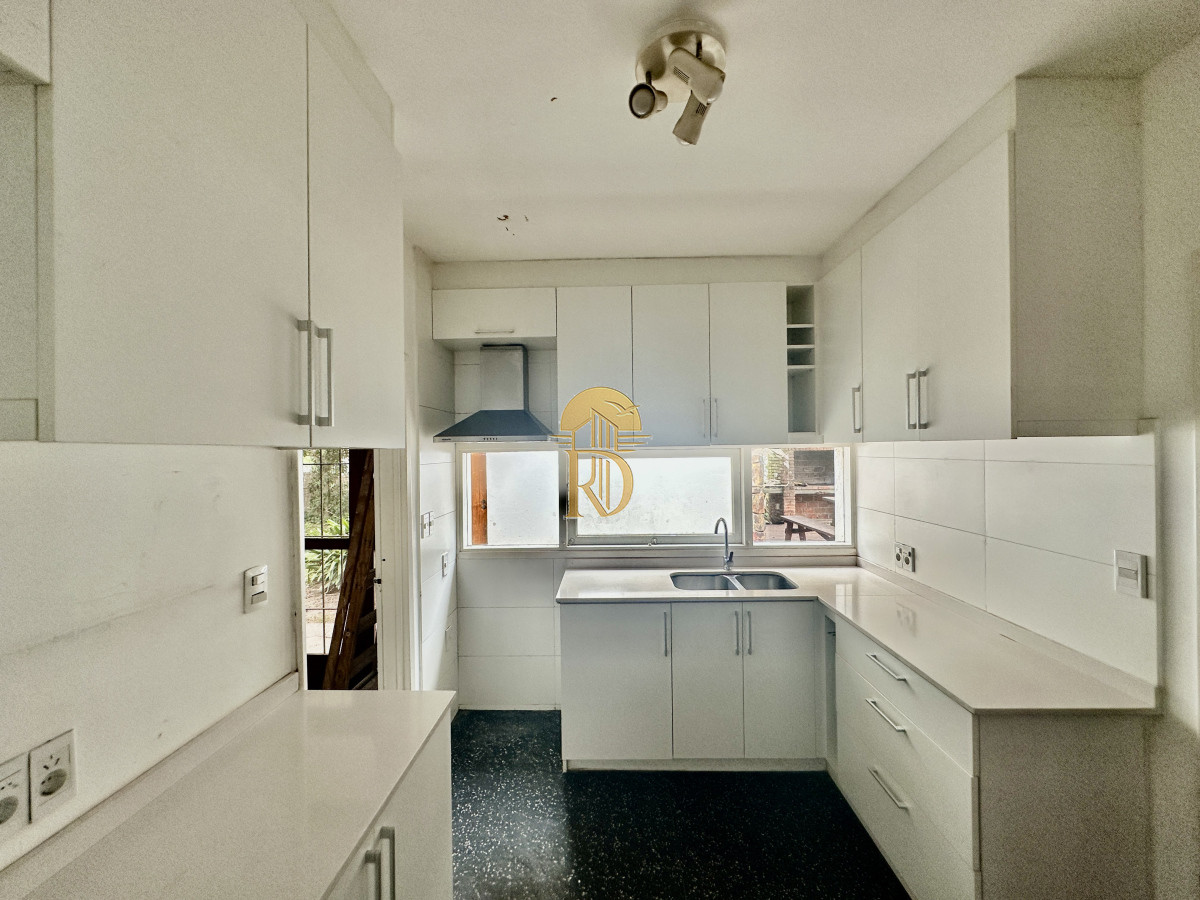 Muy linda casa en paradas de la mansa a 200 ms del mar! -id-257-7