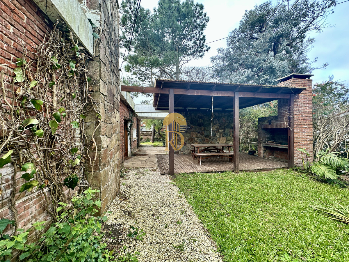 Muy linda casa en paradas de la mansa a 200 ms del mar! -id-257-26