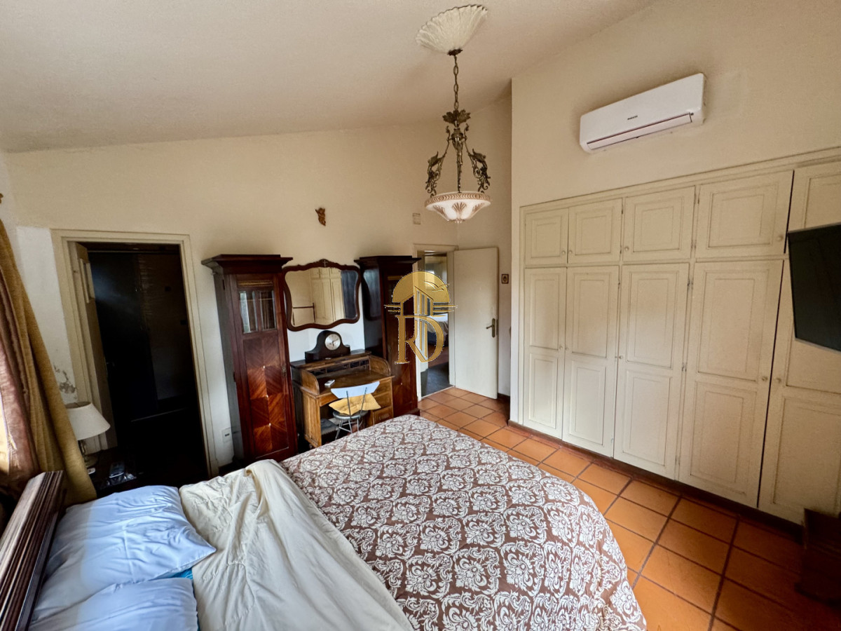 Casa de 4 dormitorios en Playa Mansa -id-798-12