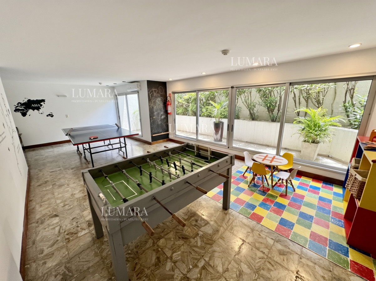 Apartamento ID.3581 - Apartamento en venta en primera línea de la Playa Mansa, Punta del Este — 130 m² con vista al mar