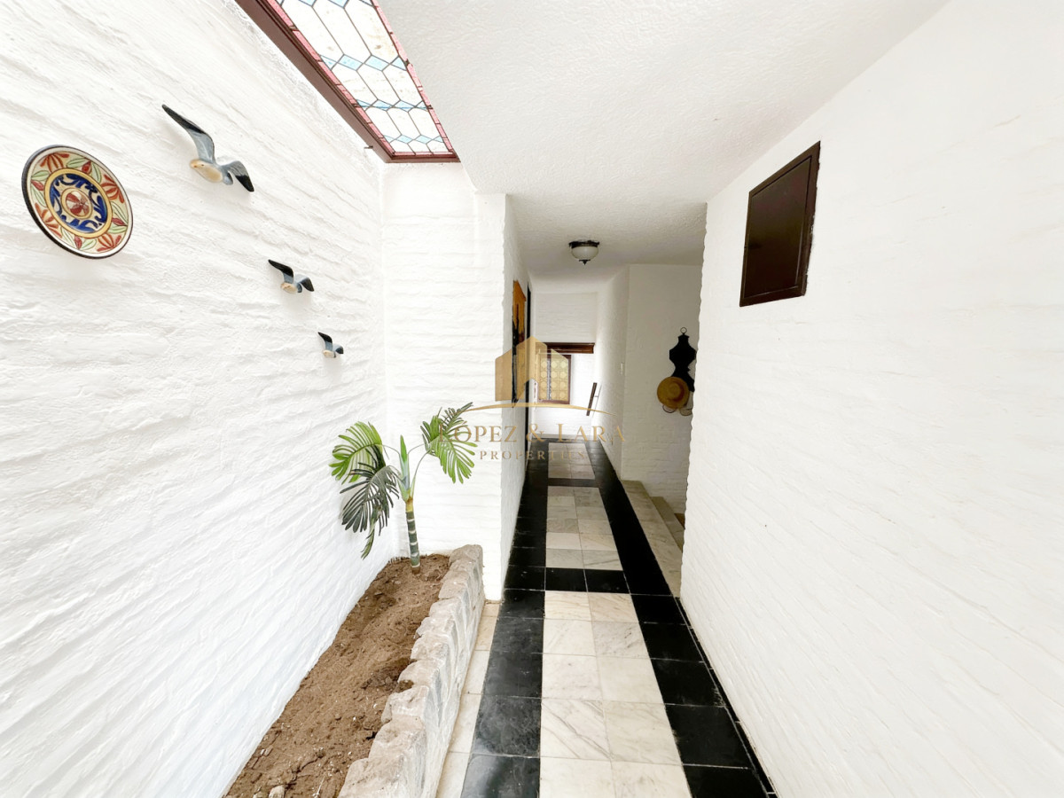 Casa ID.409 - Casa 3 dormitorios en venta, Playa Mansa, a 200 m del mar