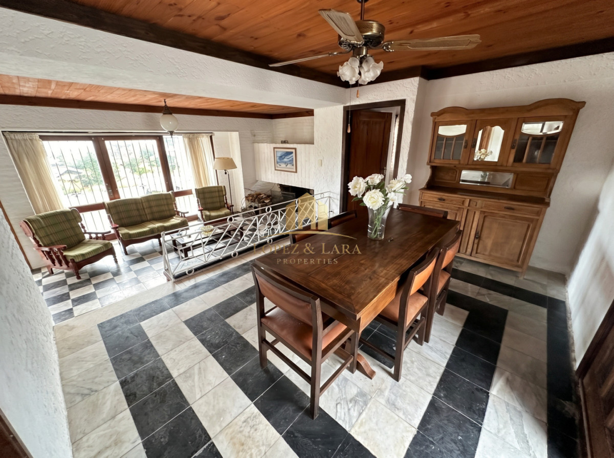 Casa ID.409 - Casa 3 dormitorios en venta, Playa Mansa, a 200 m del mar