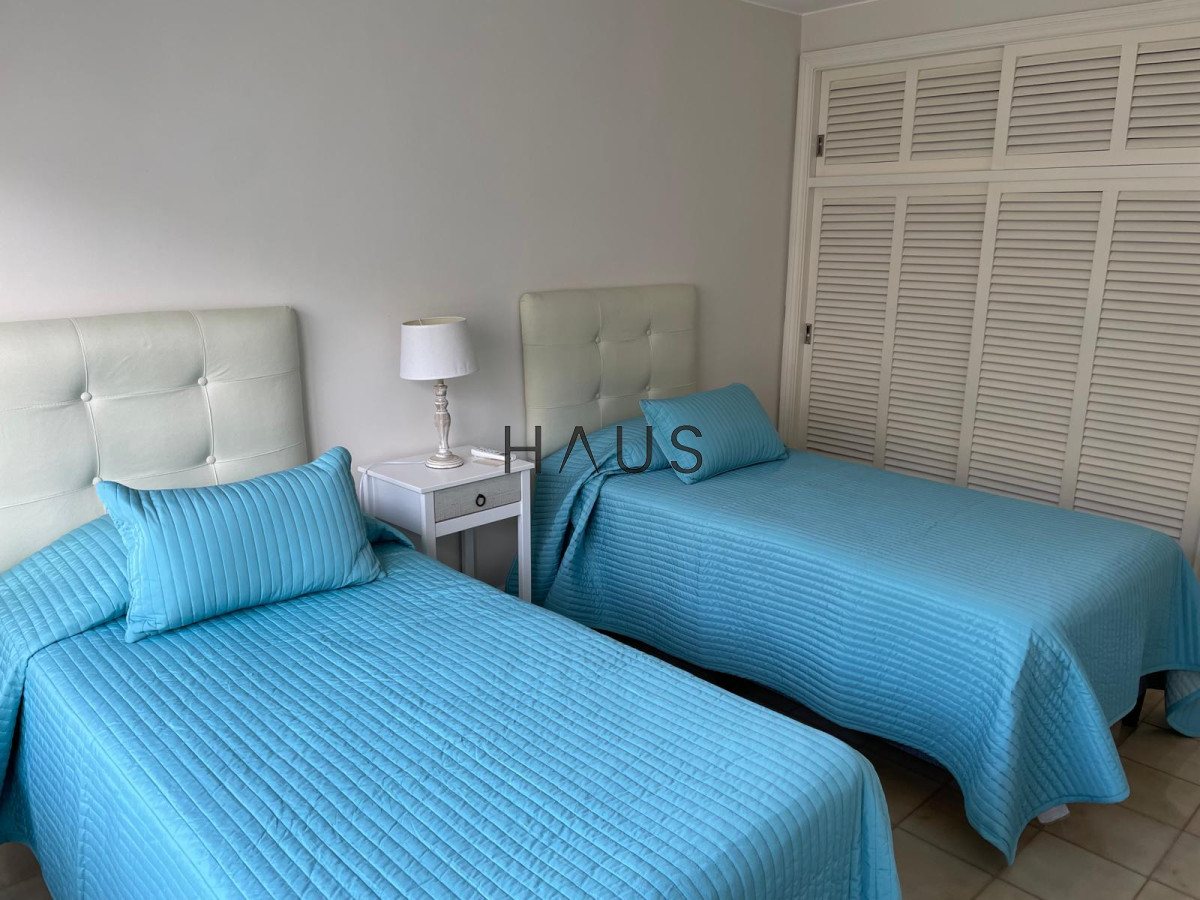 Apartamento ID.744 - Amplio apartamento con vista al mar en Peninsula