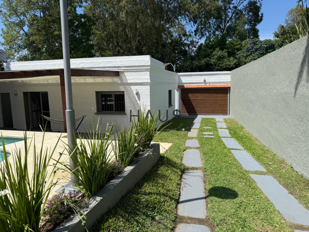 Casa ID.916 - Hermosa casa en alquiler con piscina, Pinares