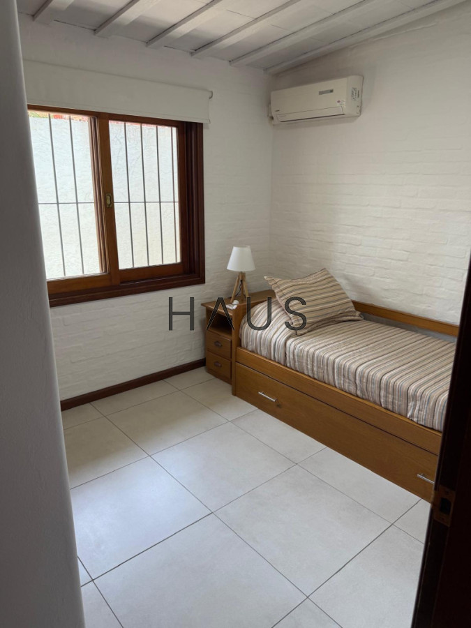 Casa ID.916 - Hermosa casa en alquiler con piscina, Pinares