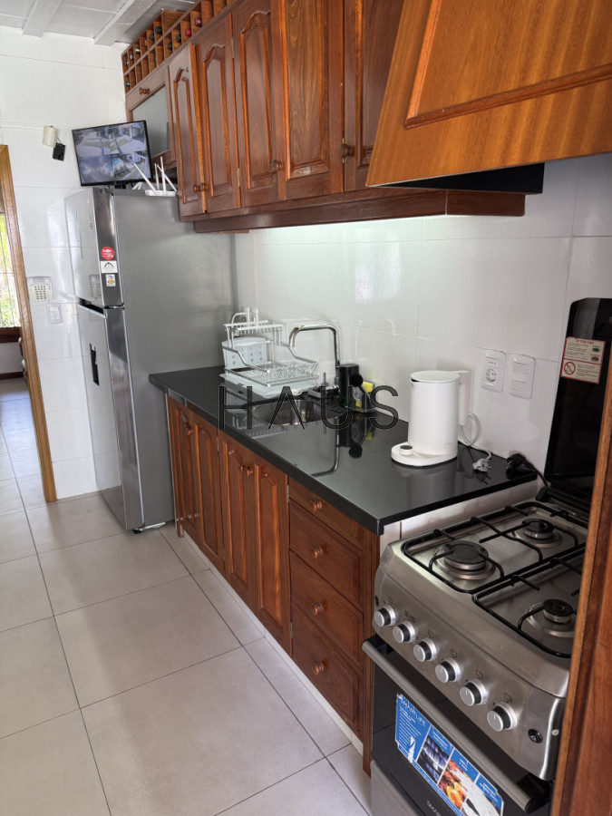 Casa ID.916 - Hermosa casa en alquiler con piscina, Pinares