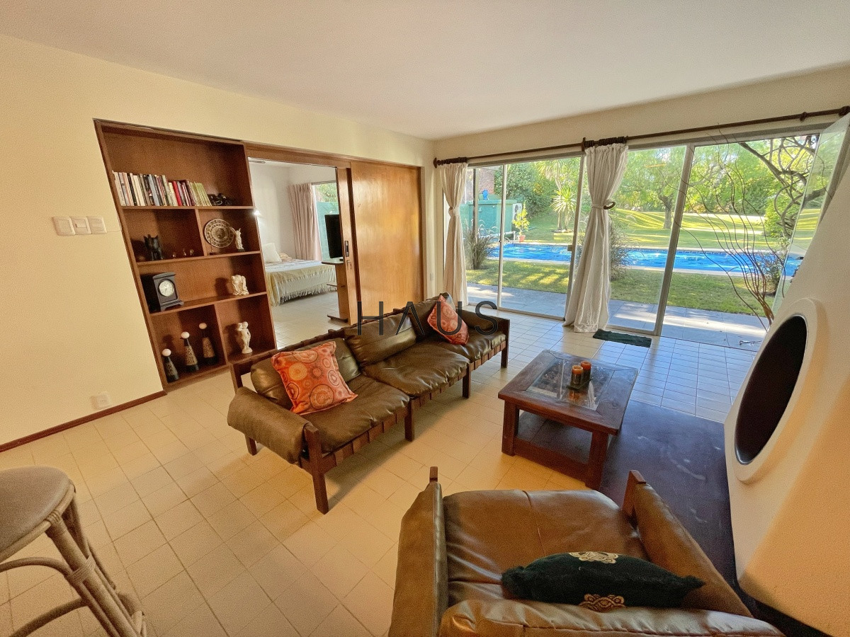 Casa ID.743 - Casa 3 dormitorios con piscina en Rincon del Indio, Punta del Este.