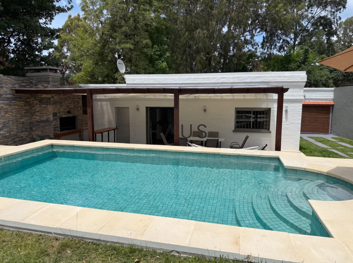 Casa ID.916 - Hermosa casa en alquiler con piscina, Pinares