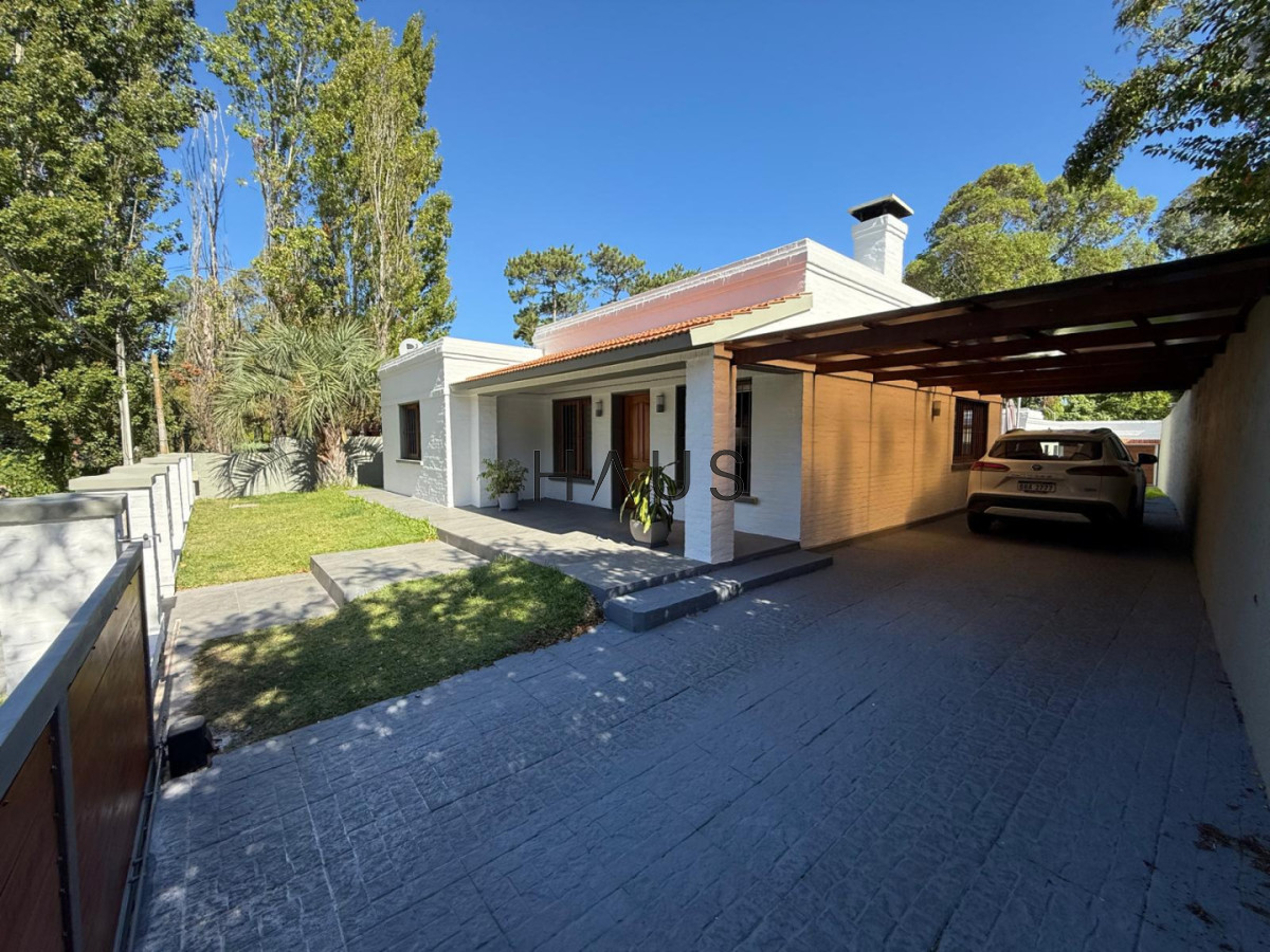 Casa ID.916 - Hermosa casa en alquiler con piscina, Pinares