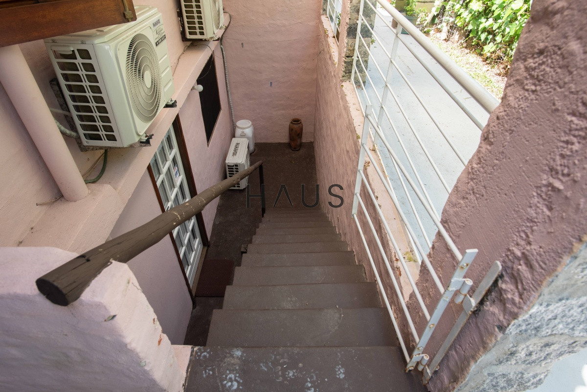 Casa ID.1000 - Muy amplia casa con piscina, parrillero y apartamento anexo.