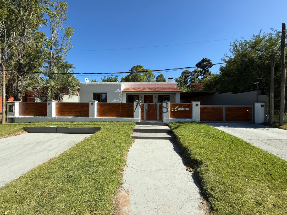 Casa ID.916 - Hermosa casa en alquiler con piscina, Pinares