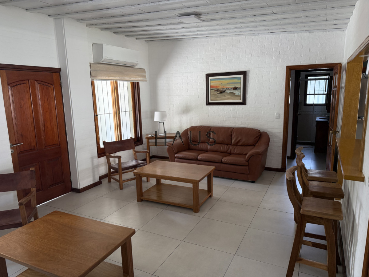 Casa ID.916 - Hermosa casa en alquiler con piscina, Pinares