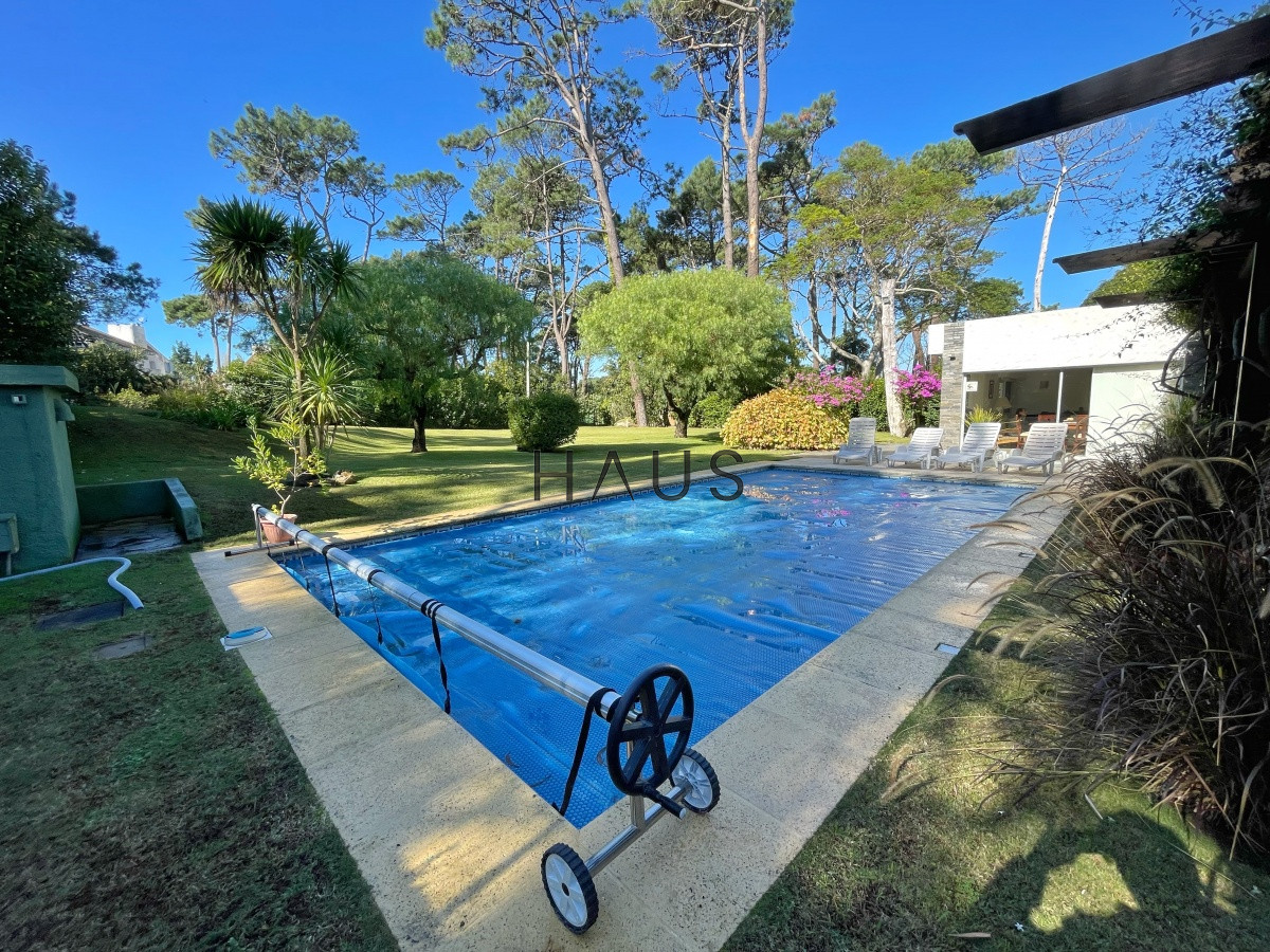 Casa ID.743 - Casa 3 dormitorios con piscina en Rincon del Indio, Punta del Este.