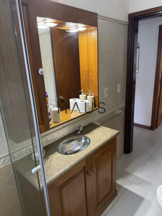 Casa ID.916 - Hermosa casa en alquiler con piscina, Pinares