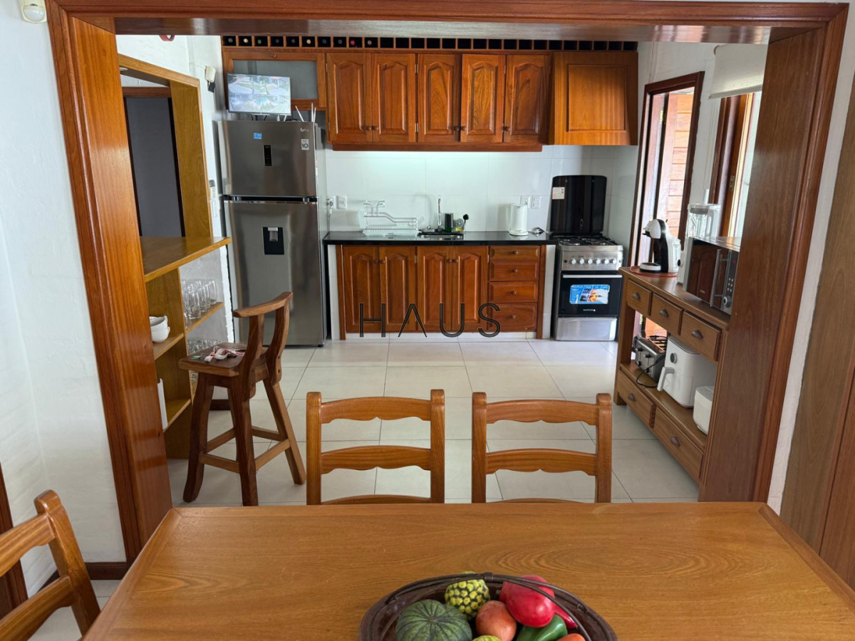 Casa ID.916 - Hermosa casa en alquiler con piscina, Pinares