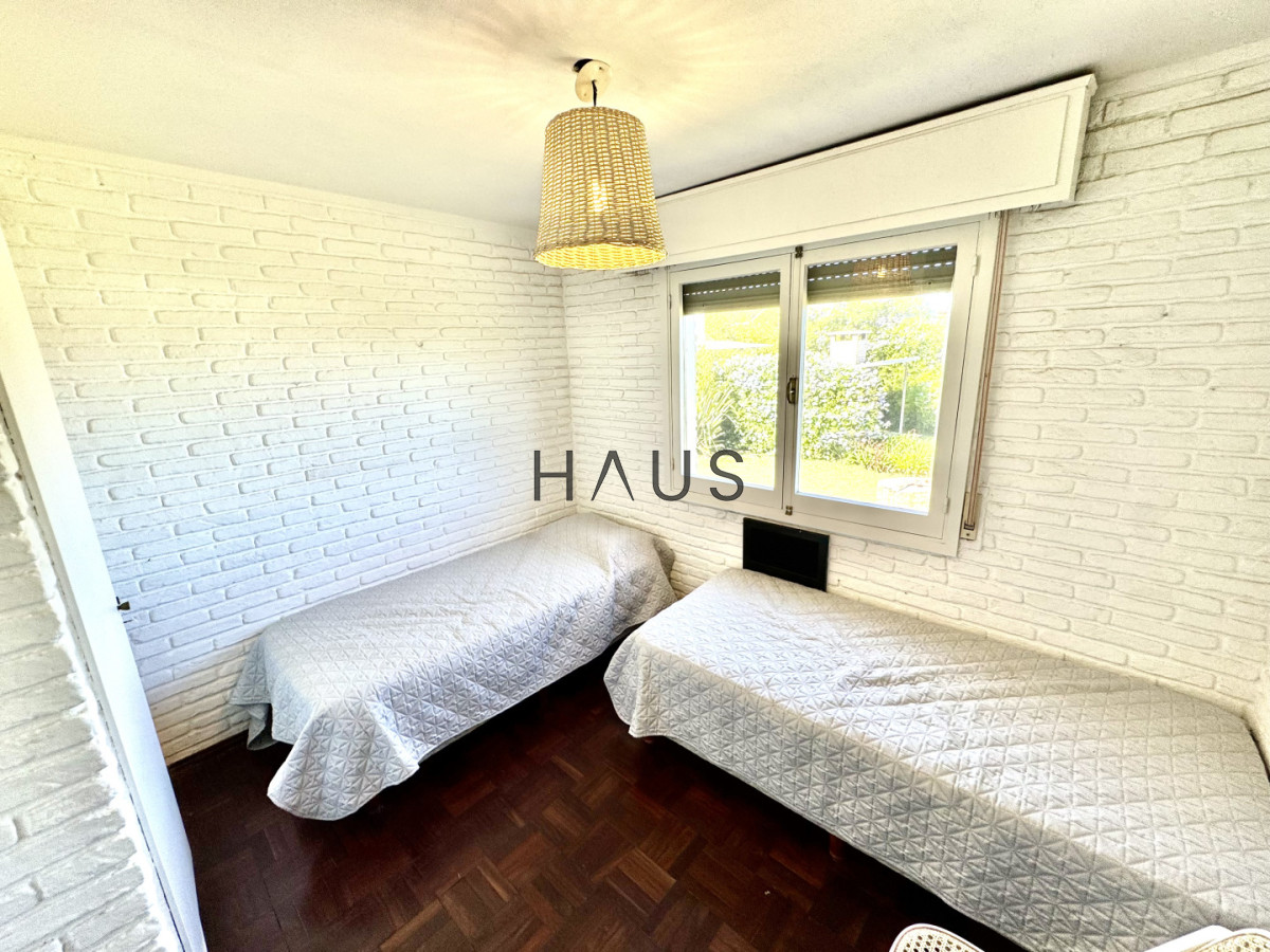 Casa ID.594 - Excelente ubicacion a 100 metros de la playa con vista al mar