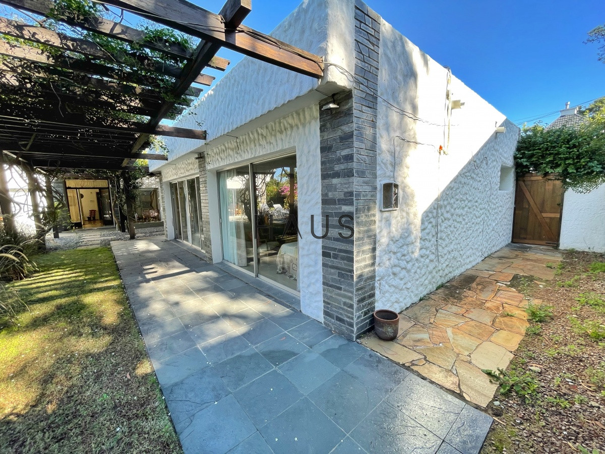Casa ID.743 - Casa 3 dormitorios con piscina en Rincon del Indio, Punta del Este.