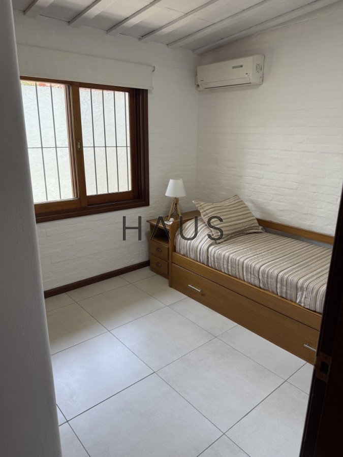 Casa ID.916 - Hermosa casa en alquiler con piscina, Pinares