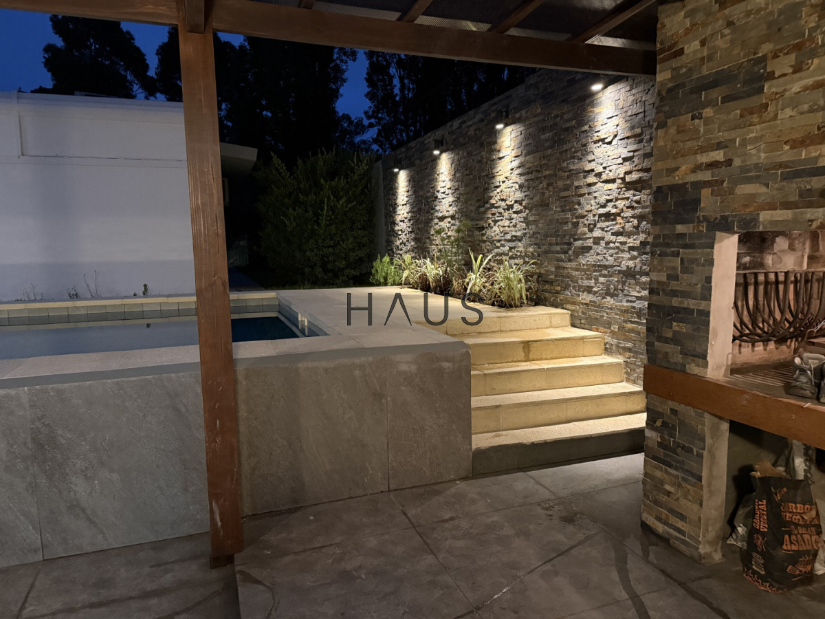 Casa ID.916 - Hermosa casa en alquiler con piscina, Pinares