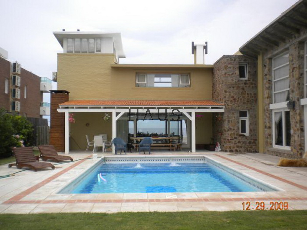 Casa ID.753 - Pinares, primera línea al mar