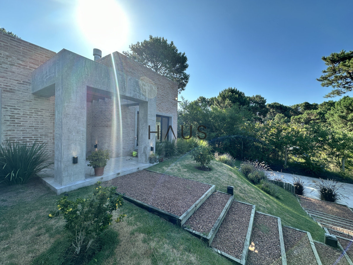 Casa ID.597 - Hermosa casa ideal para vivir todo el año en Club del Lago - Tío Tom