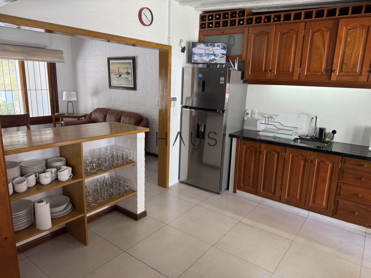 Casa ID.916 - Hermosa casa en alquiler con piscina, Pinares