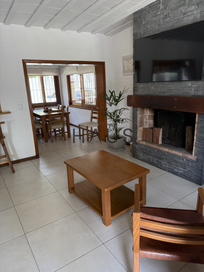 Casa ID.916 - Hermosa casa en alquiler con piscina, Pinares
