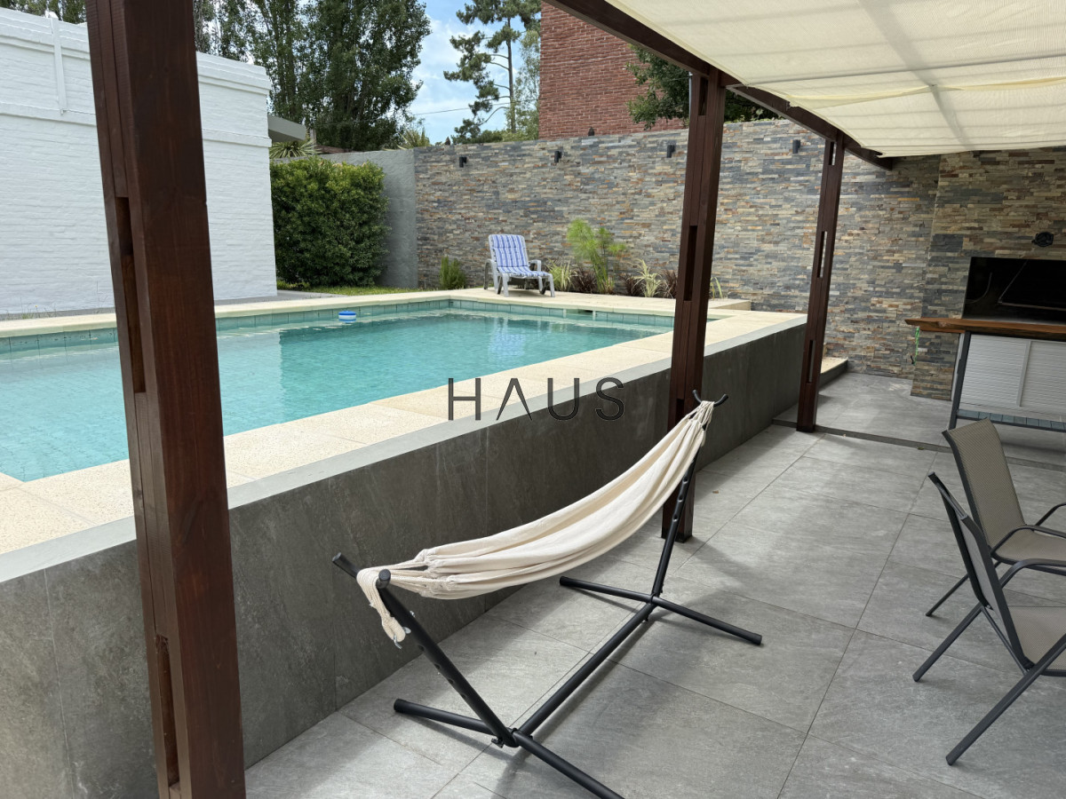 Casa ID.916 - Hermosa casa en alquiler con piscina, Pinares