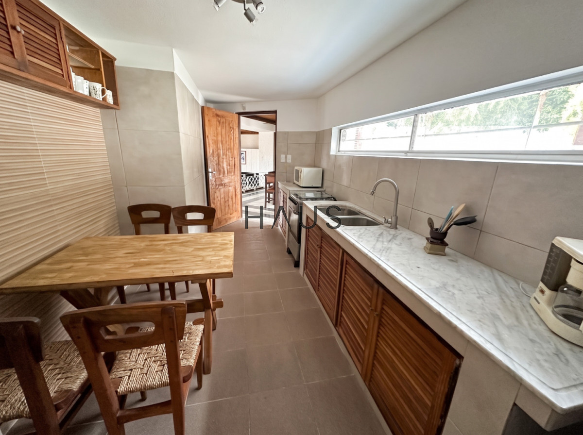 Casa ID.963 - Gran casa a 2 cuadras del mar 