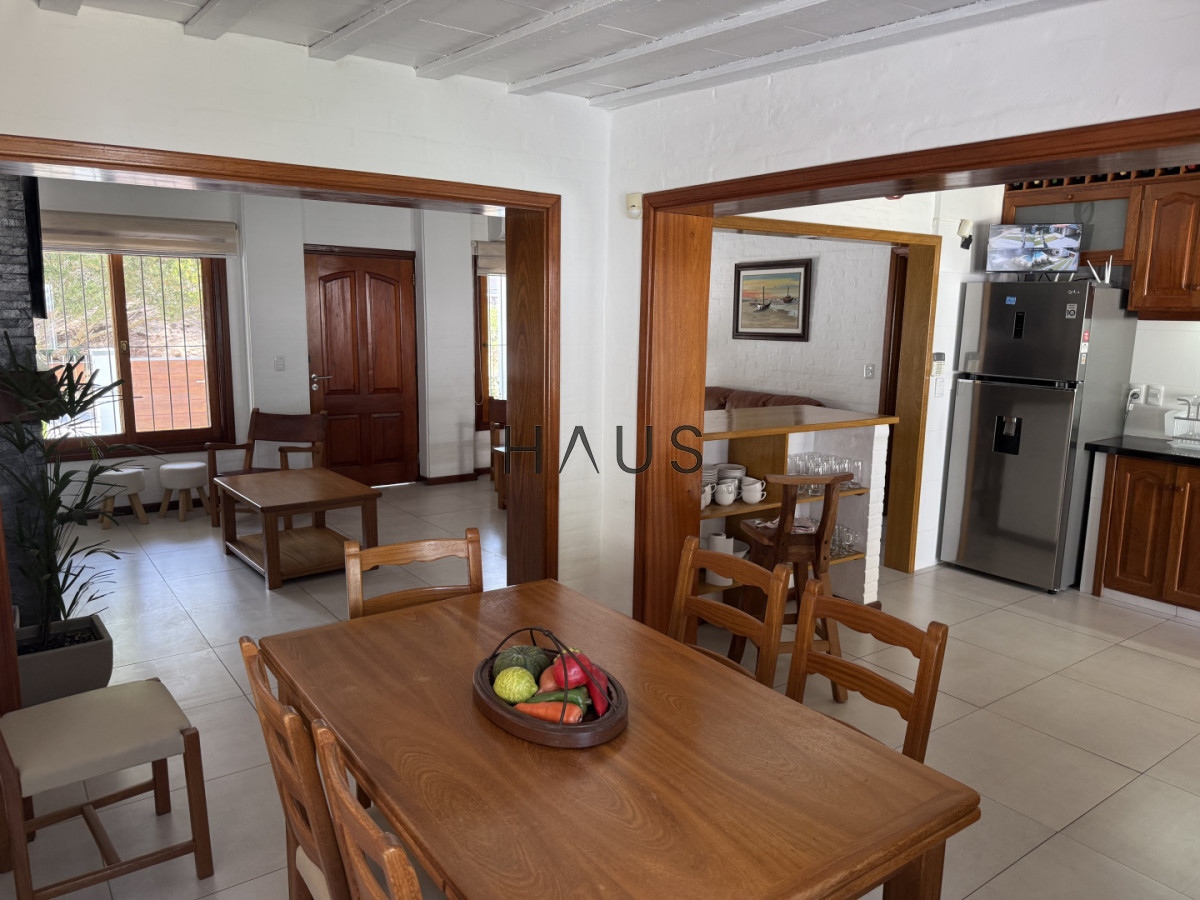 Casa ID.916 - Hermosa casa en alquiler con piscina, Pinares