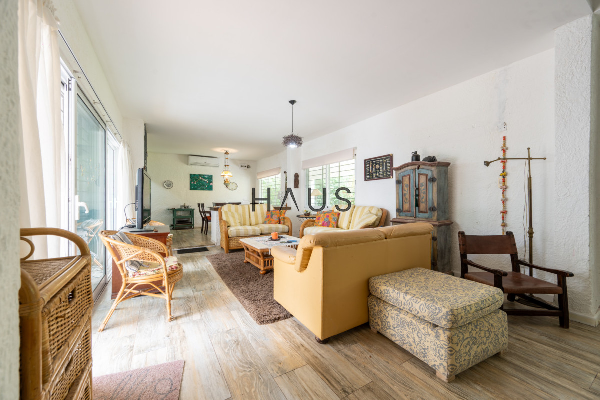 Casa ID.593 - Amplia casa en alquiler en zona Cantegril