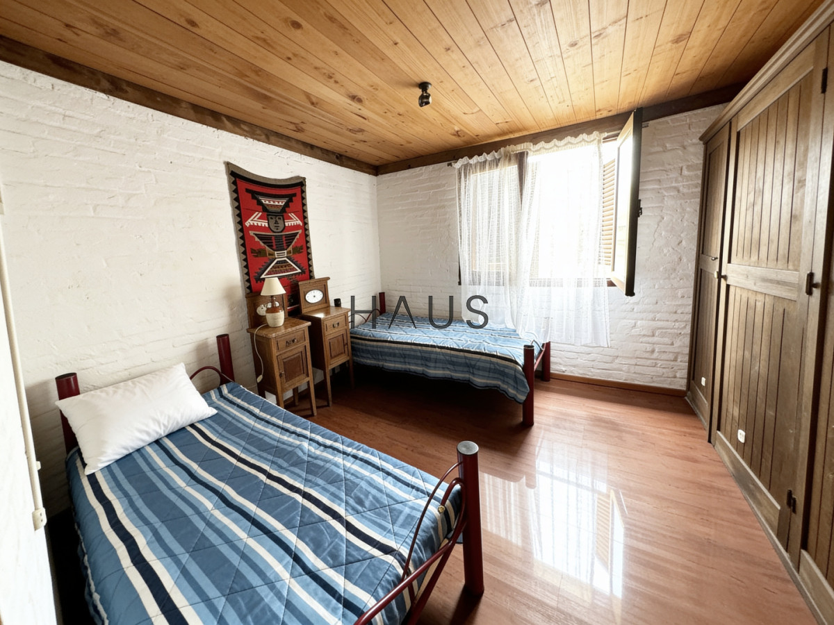 Casa ID.963 - Gran casa a 2 cuadras del mar 
