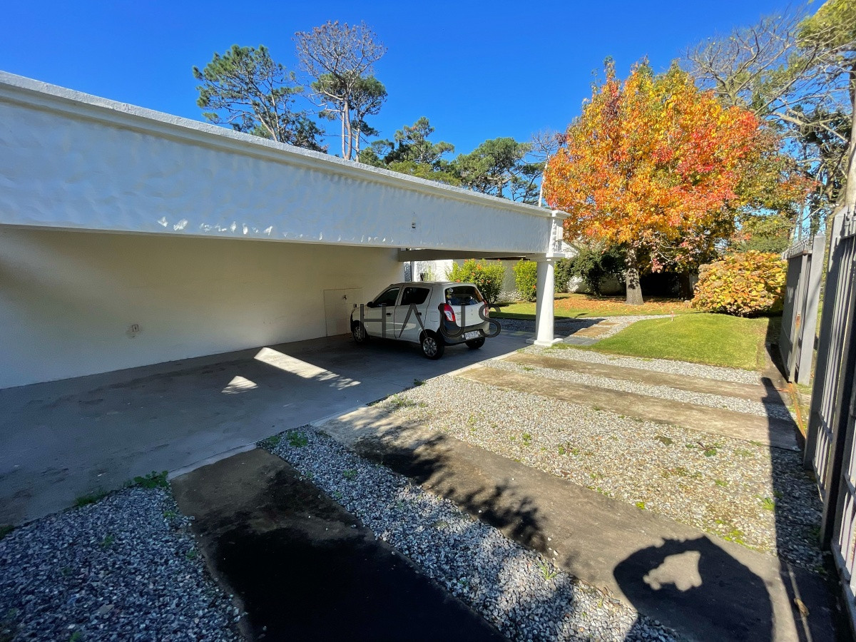 Casa ID.743 - Casa 3 dormitorios con piscina en Rincon del Indio, Punta del Este.