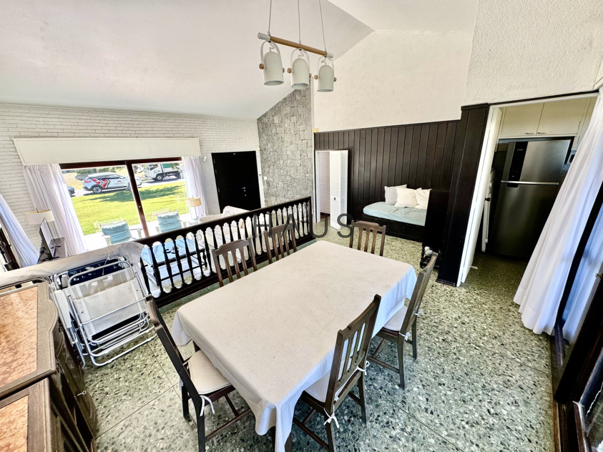 Casa ID.594 - Excelente ubicacion a 100 metros de la playa con vista al mar