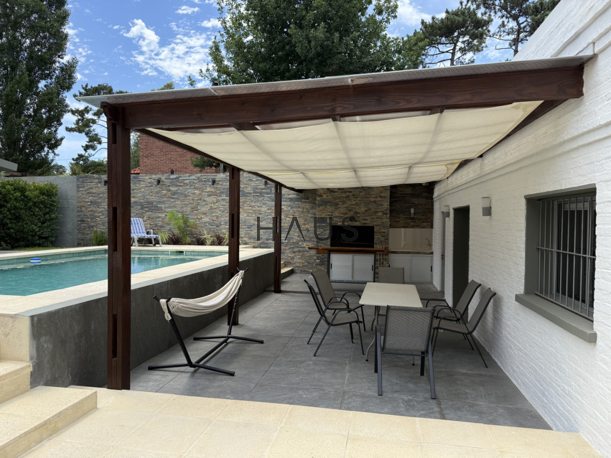 Casa ID.916 - Hermosa casa en alquiler con piscina, Pinares