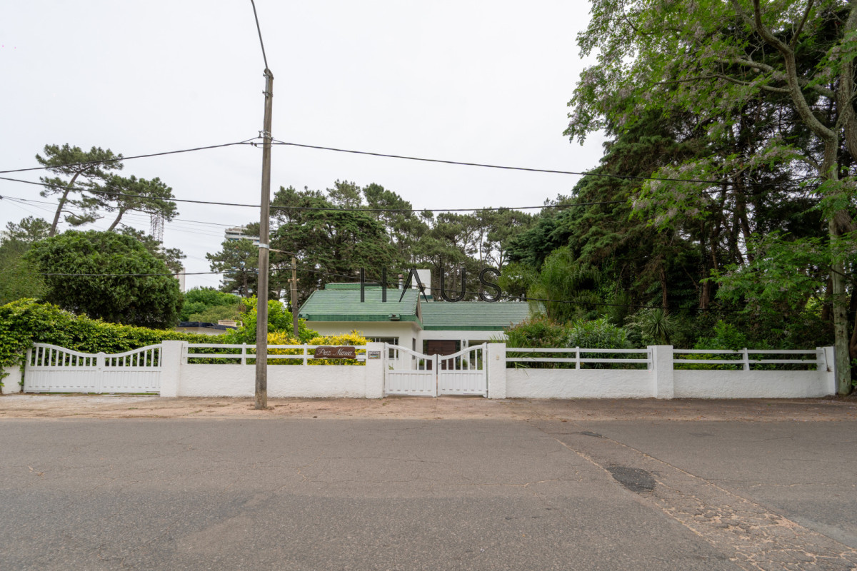 Casa ID.593 - Amplia casa en alquiler en zona Cantegril