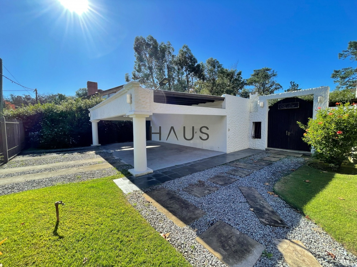 Casa ID.743 - Casa 3 dormitorios con piscina en Rincon del Indio, Punta del Este.