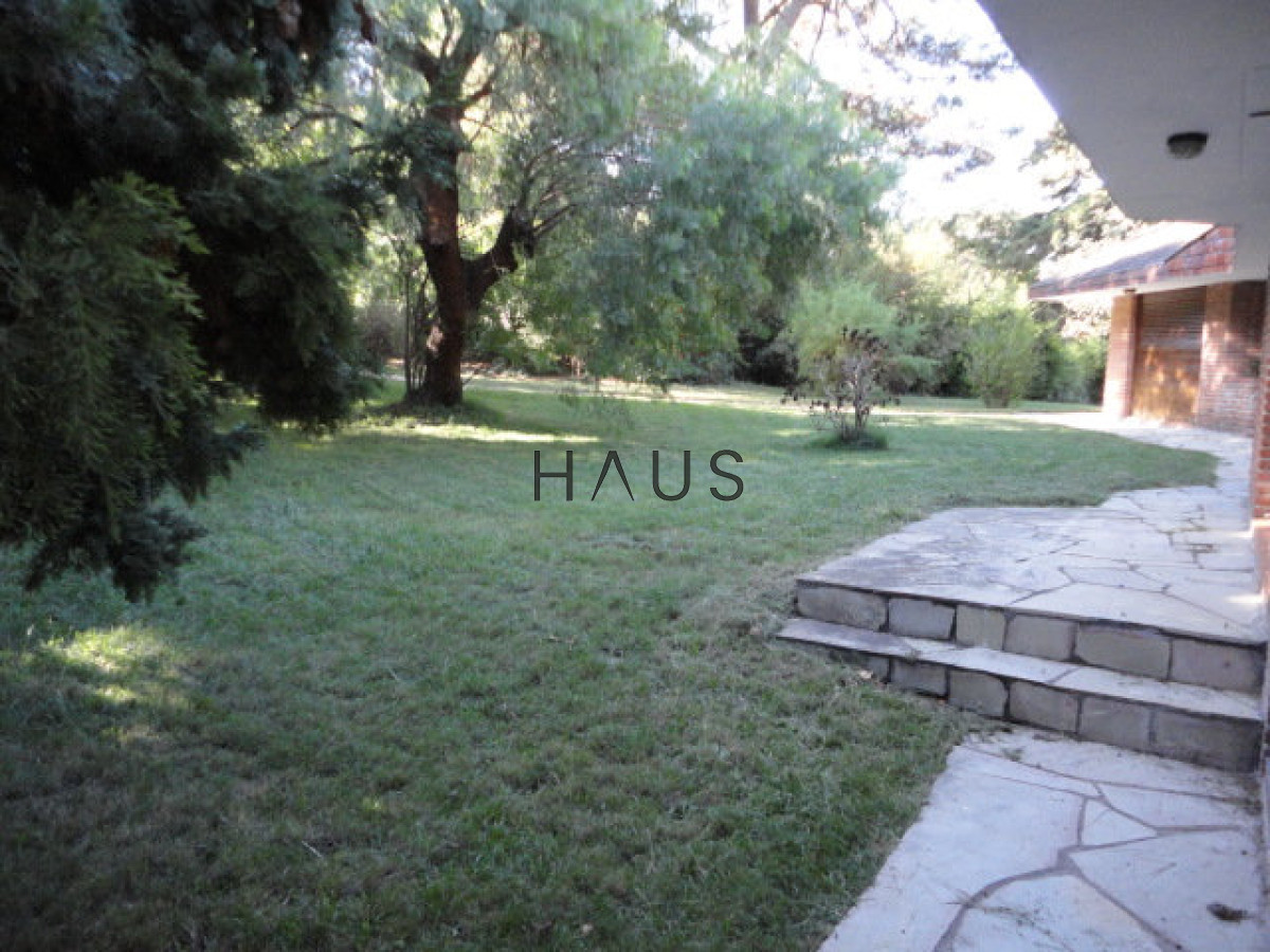 Casa ID.742 - Oportunidad en San Rafael, chalet tradicional con 1566 m2 de terreno