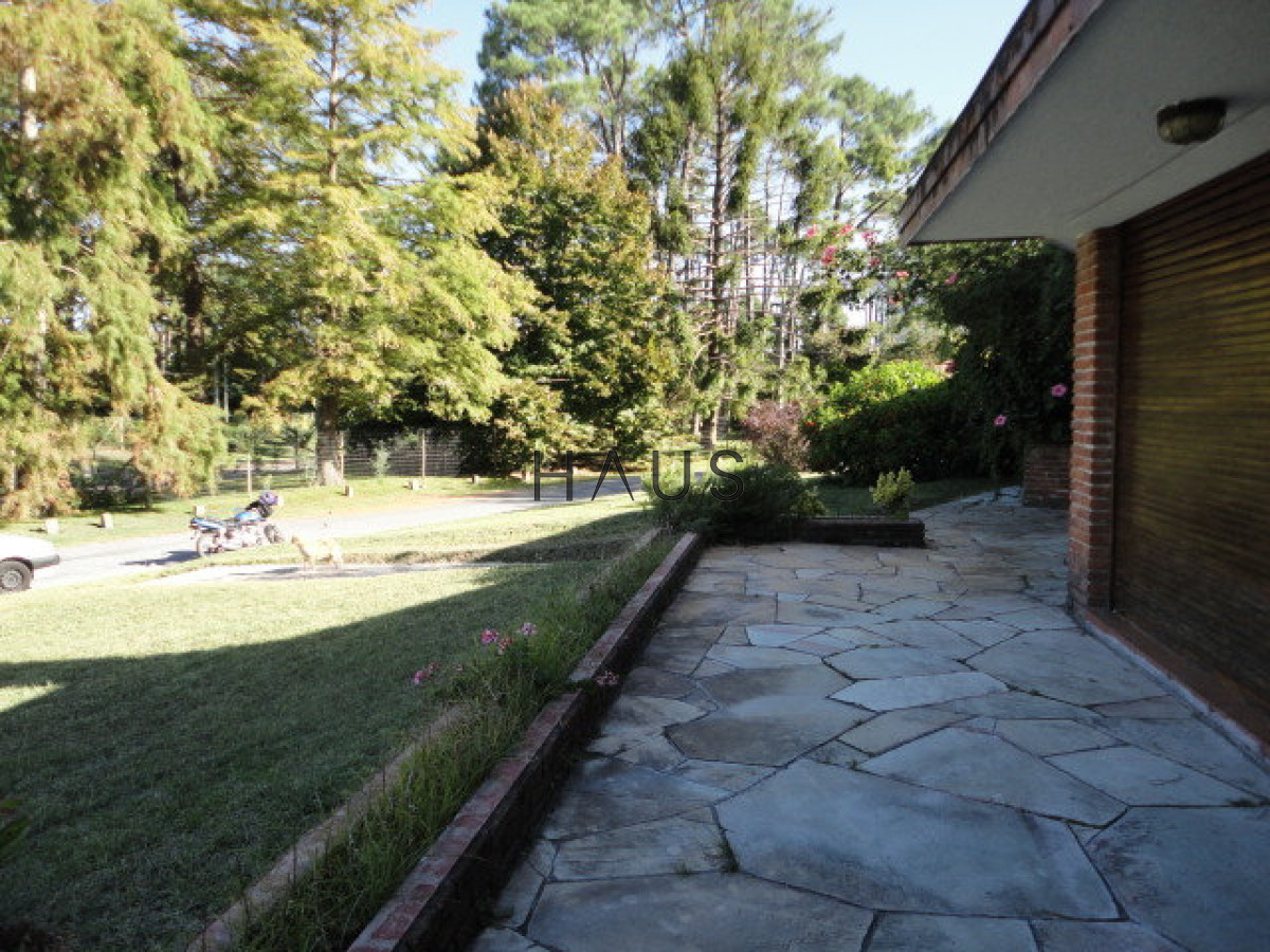 Casa ID.742 - Oportunidad en San Rafael, chalet tradicional con 1566 m2 de terreno