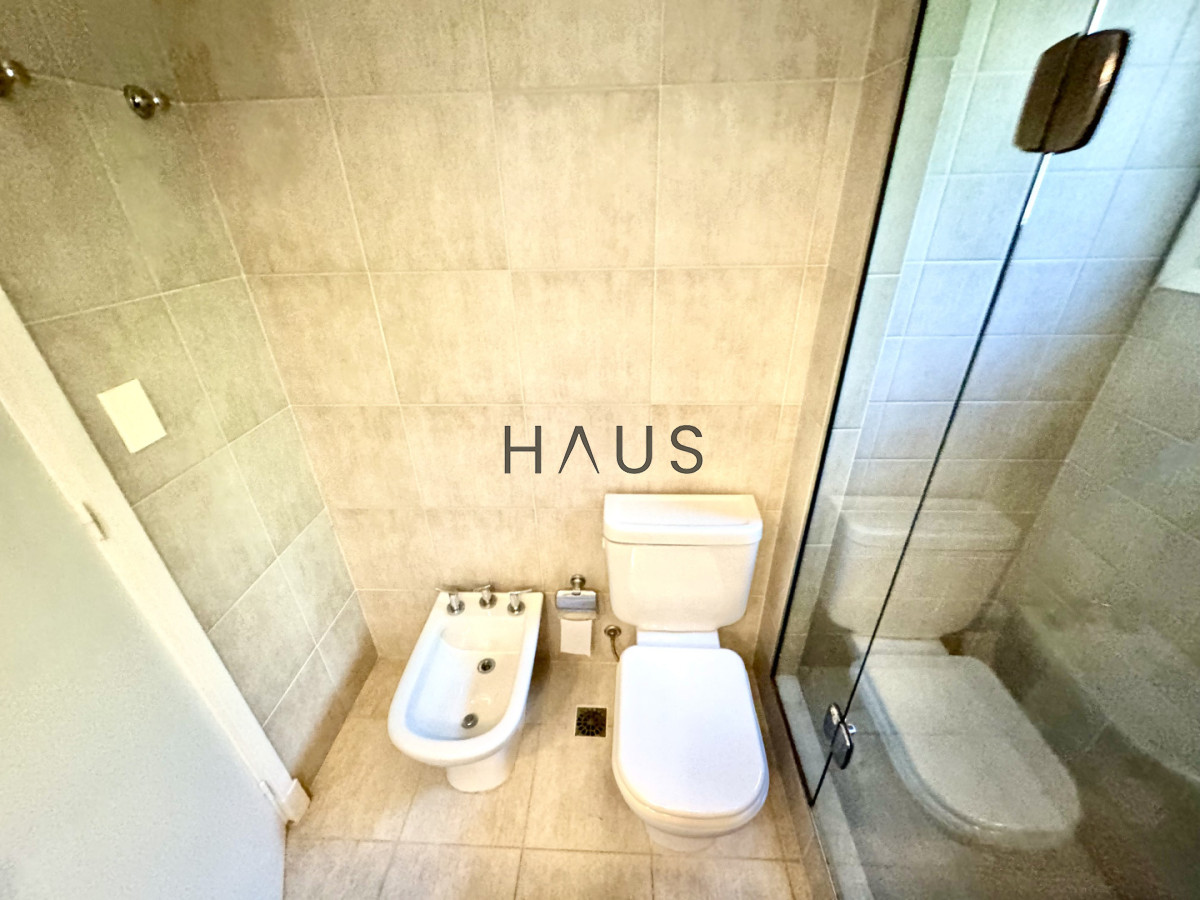 Casa ID.594 - Excelente ubicacion a 100 metros de la playa con vista al mar