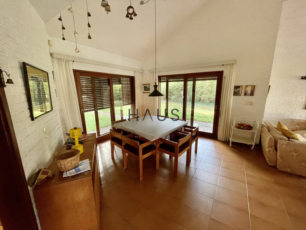 Casa ID.742 - Oportunidad en San Rafael, chalet tradicional con 1566 m2 de terreno