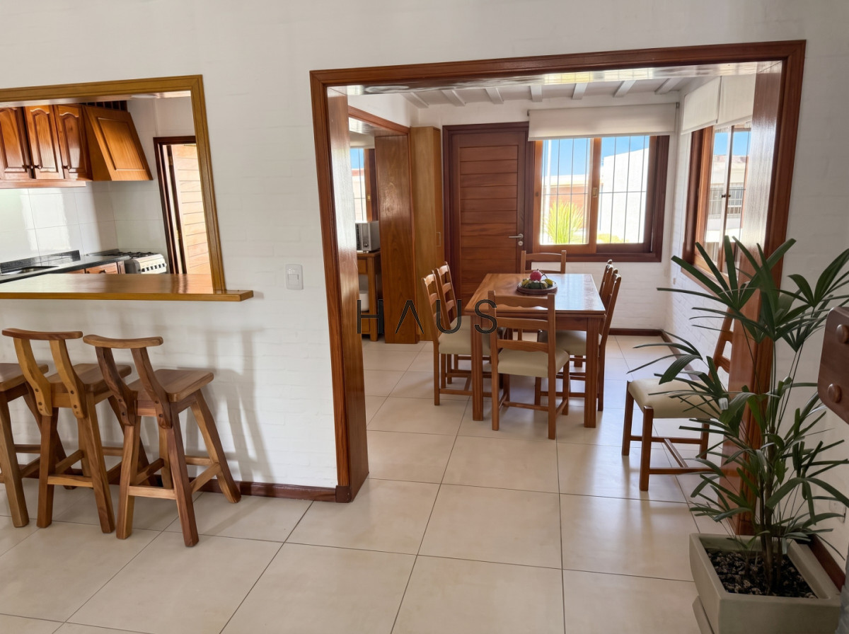Casa ID.916 - Hermosa casa en alquiler con piscina, Pinares