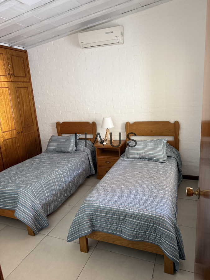 Casa ID.916 - Hermosa casa en alquiler con piscina, Pinares