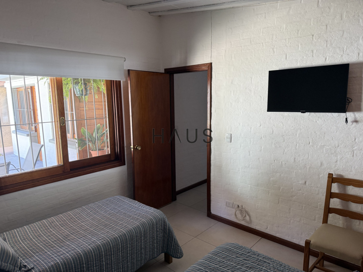 Casa ID.916 - Hermosa casa en alquiler con piscina, Pinares