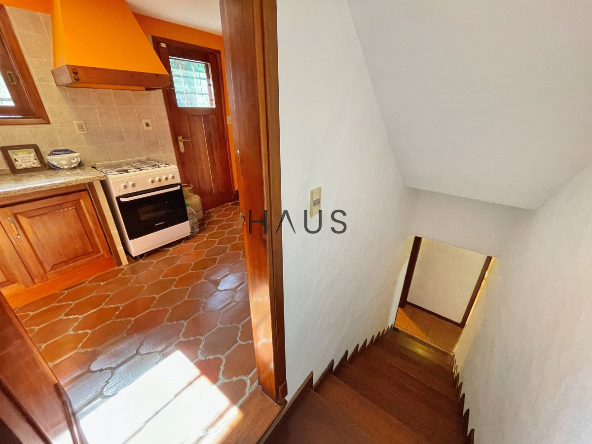 Casa ID.756 - Amplia casa con piscina y parrillero, 3 dormitorios y dependencia, predio cerrado, mucama