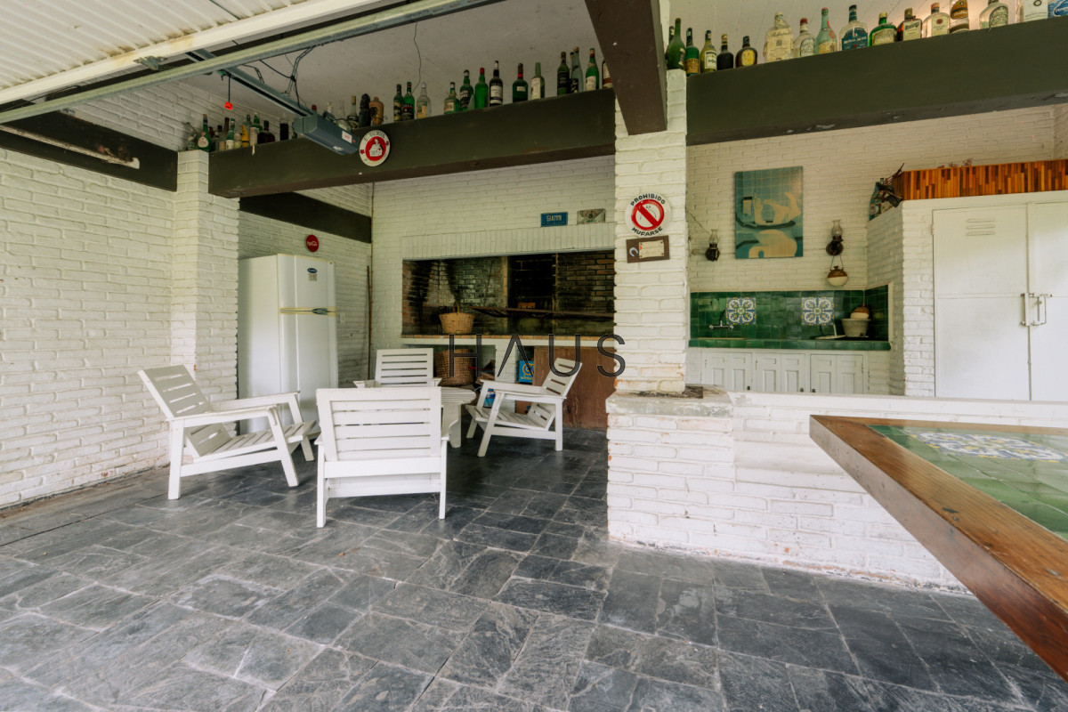 Casa ID.595 - Chalet tradicional en excelente ubicación, ideal para vivir todo el año