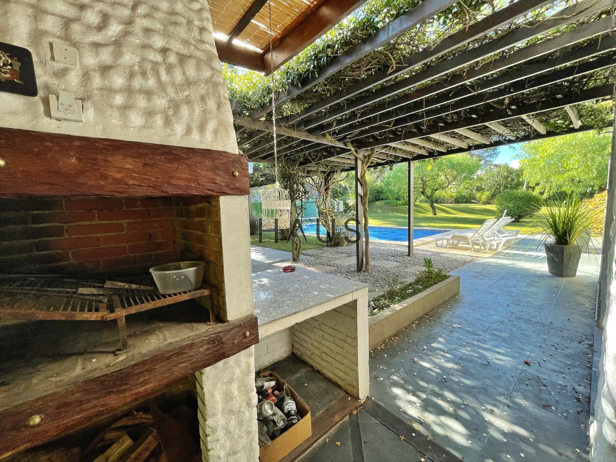 Casa ID.743 - Casa 3 dormitorios con piscina en Rincon del Indio, Punta del Este.
